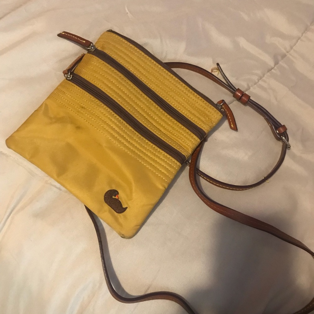 Dooney & Bourke crossbody 🍁🍂